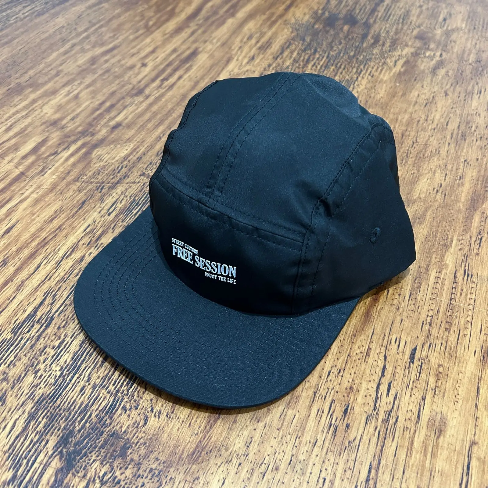 Boné Five Panel Free Session Preto e Branco