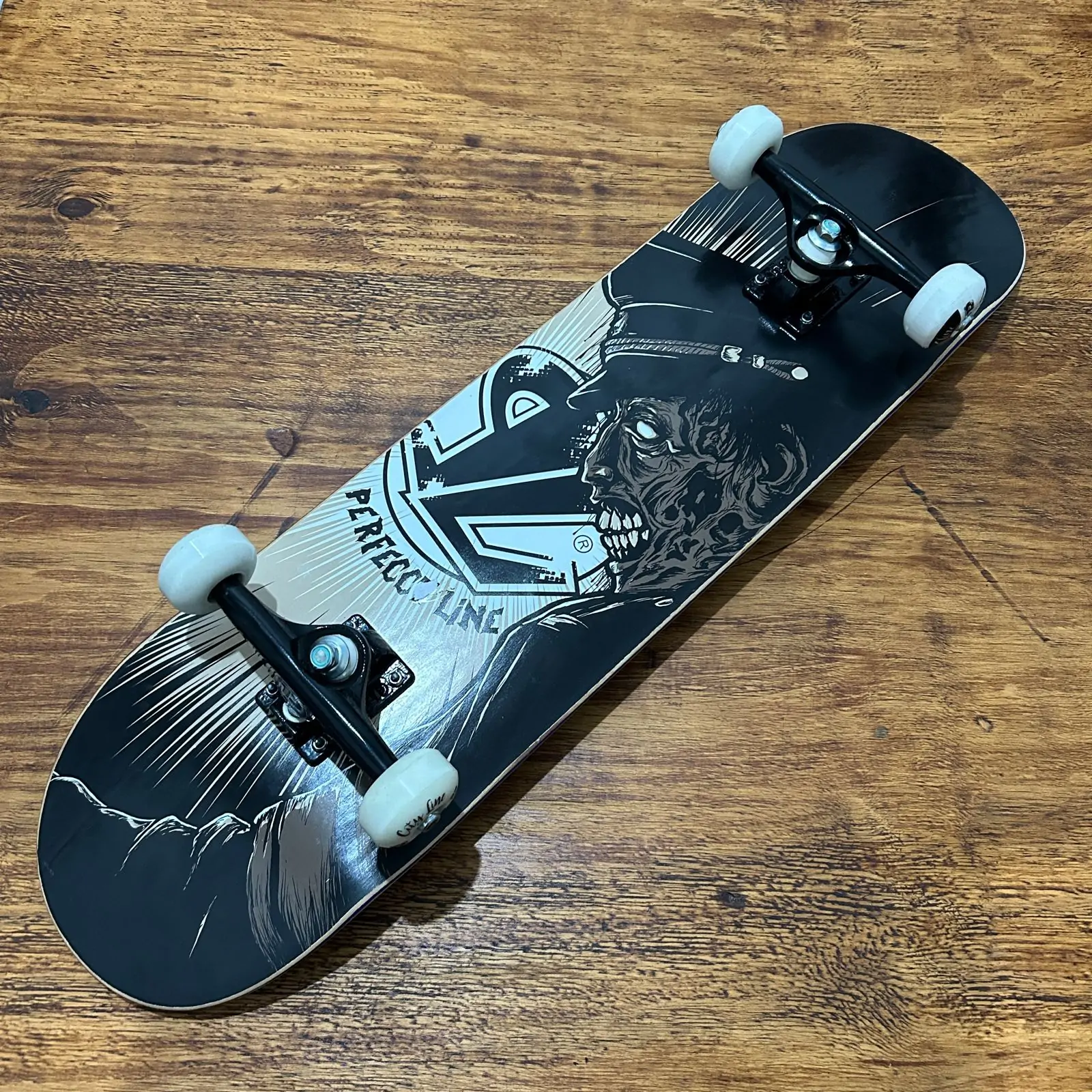 Skate Montado Profissional / Iniciante Marfim Perfecct Line Shape