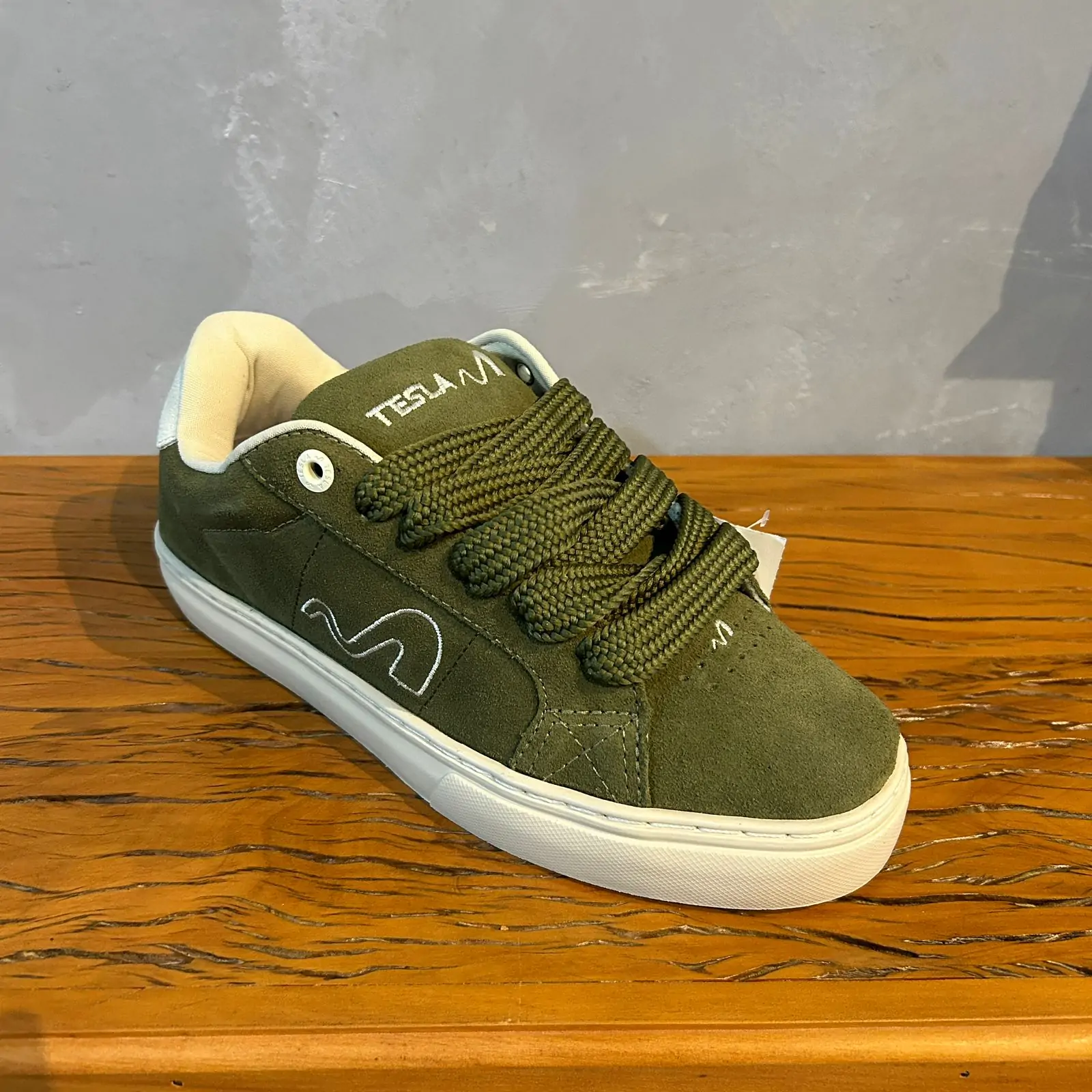 Tenis Tesla Hertz Olive